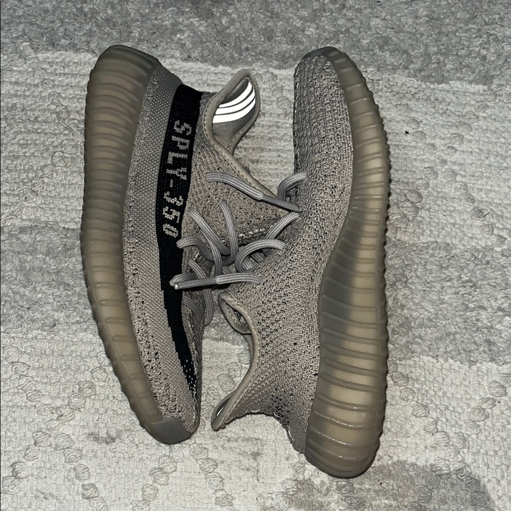 Yeezy 350 , great condition, authentic with original box and tags